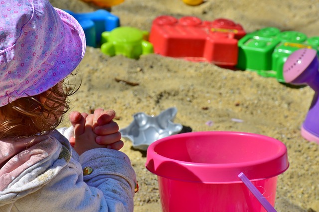 dítě na pískovišti.jpg