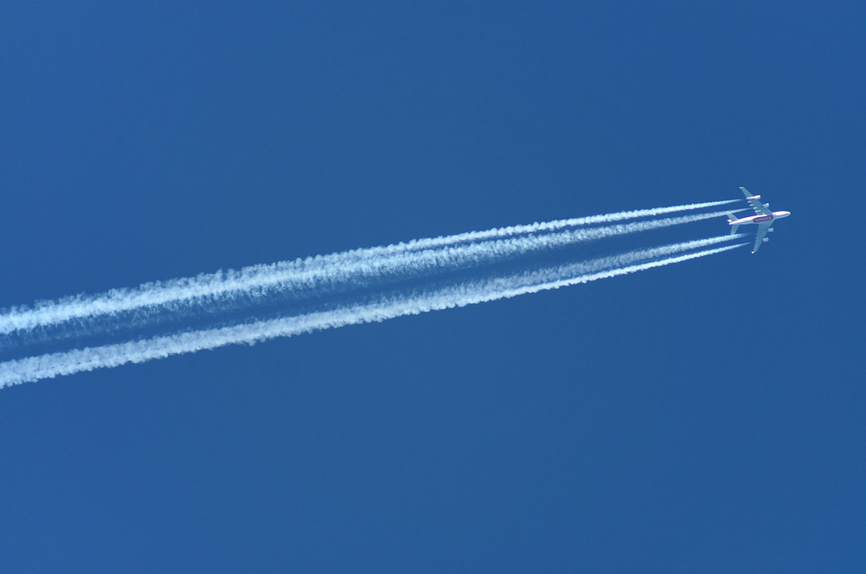 letadlo na obloze